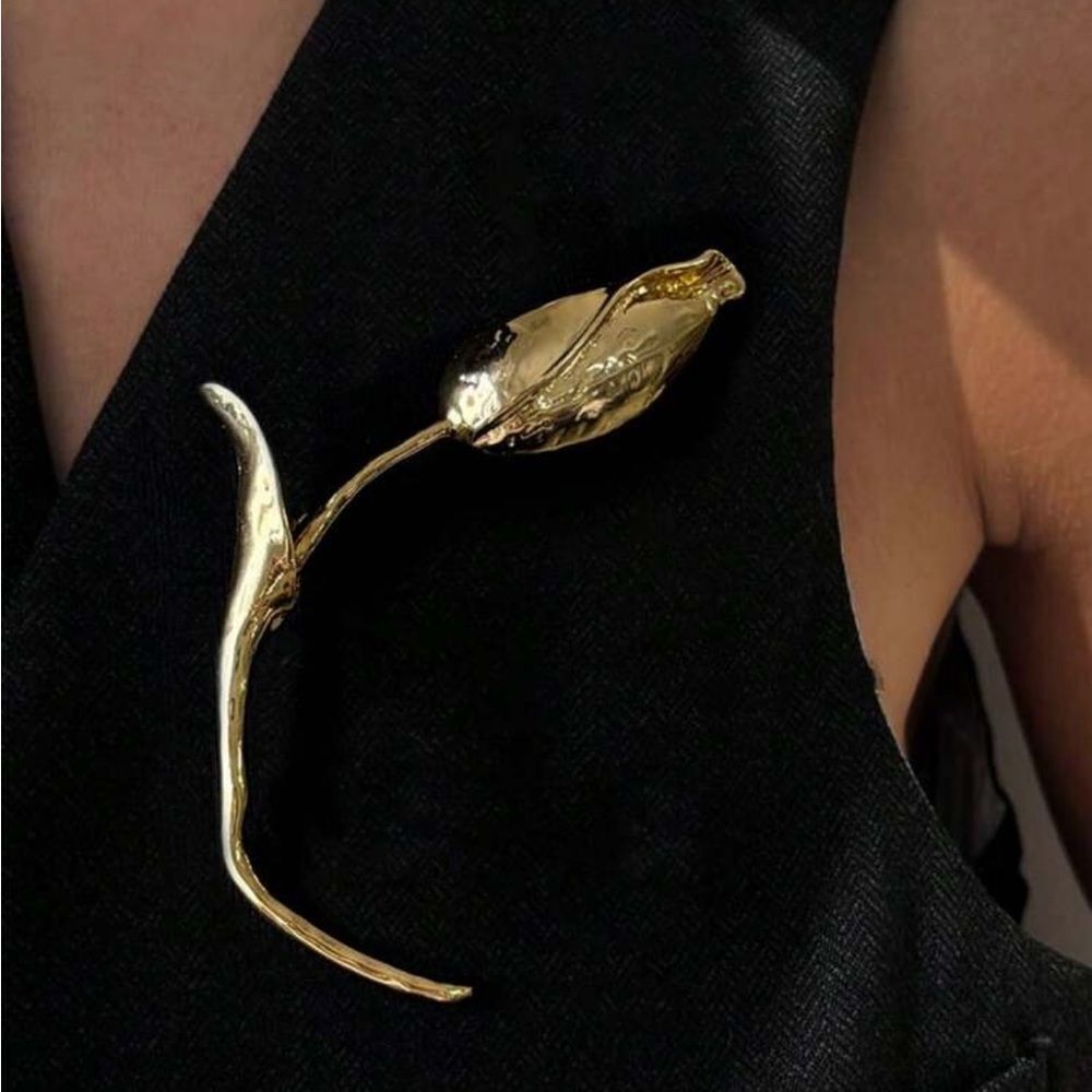 Gold Tulip Brooch M1494
